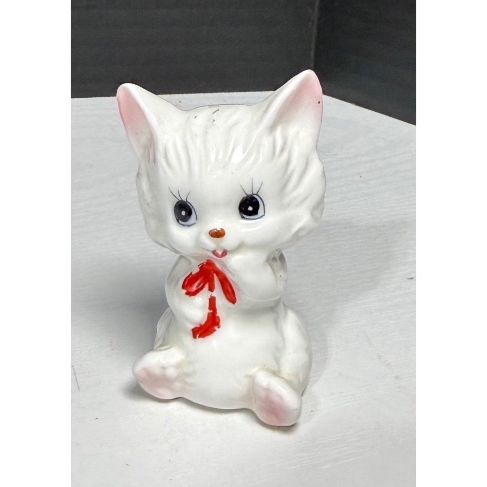 Vintage‎ White Ceramic Kitten Figurine Red Bow Kitten Statue Anthropomorphic